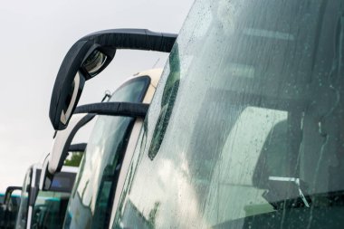 Arka arkaya bir sürü otobüs..