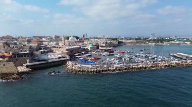 Eski Akko limanının hava manzarası, İsrail unesco mirası, Haçlıların şehri, binlerce turistin bulunduğu popüler bir turizm merkezi.