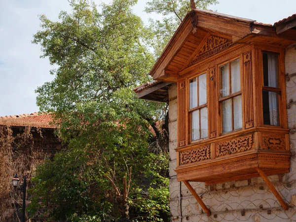 Ormana州アンタルヤ トルコ19 10月2022 秋の晴れた日に村の家の通りと詳細 Ormana地区にあるボタン付きの家はかなり有名です — ストック写真