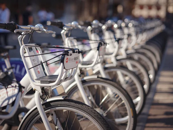 Vienna Austria August 2022 Rental Bikes Parking Traffic City Transport — ストック写真