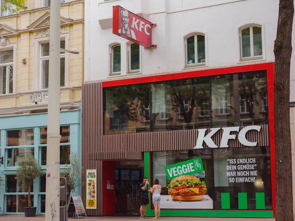Viyana Avusturya Ağustos 2022 Kfc Fast Food Restoranı Kentucky Fried — Stok fotoğraf