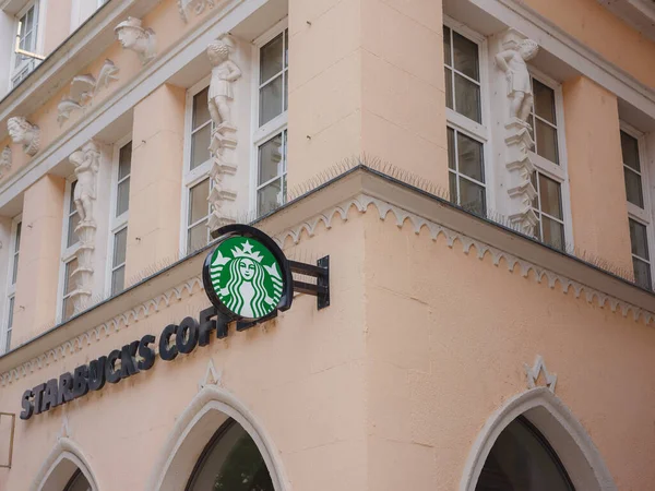 Münih Almanya Ağustos 2022 Münih Teki Starbucks Kahve Dükkanı Ünlü — Stok fotoğraf