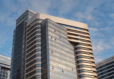 Abu Dabi 'nin gökdelenlerinin güzel manzarası .