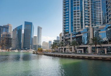Dubai, Birleşik Arap Emirlikleri, 23 Mart 2023: Dubai Marina View, muhteşem Modern mimari ve Güzel Körfez, Ortadoğu 'da görülebilecek en iyi seyahat yeri, Turizm Konsepti.