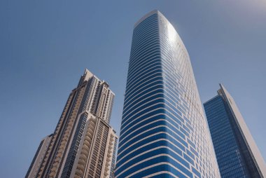 26 Mart 2023, Dubai, BAE: Dubai şehir merkezi turistler arasında popüler olan kalabalık bir bölge. Fütürist Dubai 'ye seyahat