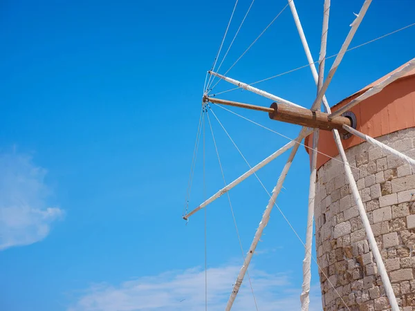 Moulins Vent Dans Port Mandraki Rhodes Grèce Vieux Stands Défensifs — Photo
