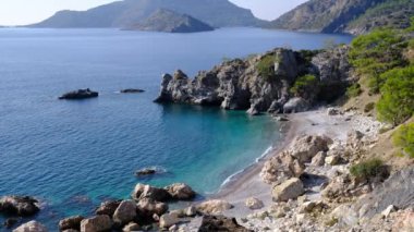 Oludeniz 'den Fethiye' ye, Lycian patikasından. Türkiye 'de seyahat. Aktif tatiller sağlıklı yaşam tarzı eko turizmi, Soğuk Su Körfezi manzarası