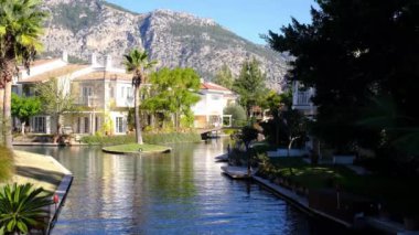 Gocek, Mugla 'nın Fethiye ilçesine bağlı bir beldedir. Marina ve şehir sokakları.