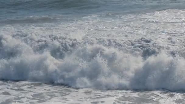 Kraftfulla Vågor Rasar Medelhavet Konyaalti Antalya Turkiye Stormiga Vågor Stänk Royaltyfri Stockfilm