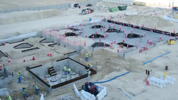 Eau Abu Dhabi Janvier 2024 Construction Immobilier Bâtiment Industrie Émiratie Vidéo De Stock