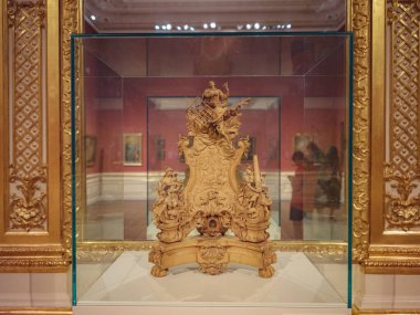 Wien, Avusturya - 28 Temmuz 2023: Belvedere Sarayı iç dekorasyon müzesi sergisi. Barok Sarayı.