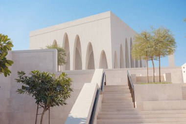 Abu Dabi, Birleşik Arap Emirlikleri - 13 Ocak 2024: The Abrahamic Family House 'daki cami, bir kilise ve Abu Dabi' deki Saadiyat Kültür Bölgesi 'ndeki bir sinagogu kapsar.