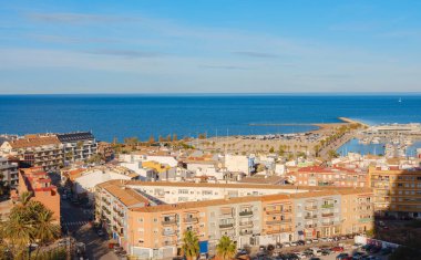 Denia, Costa Blanca, Historische Altstadt 'daki bir ortaçağ şatosunun mimari kalıntıları. Alicante Bölgesi İspanya