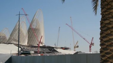 Abu Dabi, Birleşik Arap Emirlikleri - 13 Ocak 2024: Saadiyat Adası Kültür Bölgesi 'nde yer alan Zayed Ulusal Müzesi, Abu Dabi