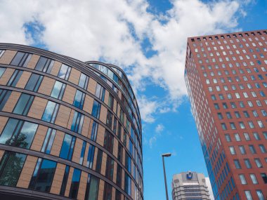 Frankfurt, Almanya - 15 Mayıs 2023: Frankfurt 'ta iş dünyasındaki modern gökdelenlerin manzarası