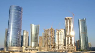 BAE, Abu-Dabi, 11 Ocak 2024: Emirates Sanayi İnşaat Emlak İnşaatı. Yeni şehir merkezi Abu-Dabi. Birleşik Arap Emirlikleri.