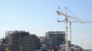 BAE, Abu-Dabi, 11 Ocak 2024: Emirates Sanayi İnşaat Emlak İnşaatı. Yeni şehir merkezi Abu-Dabi. Birleşik Arap Emirlikleri.