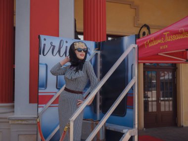 Viyana, Avusturya, 19 Temmuz 2023. Madam Tussauds 'un müzesi güneşli bir sabahta Prater lunaparkında..