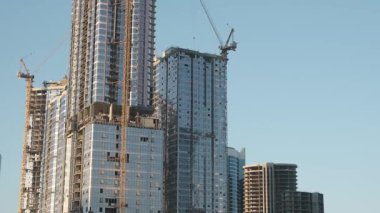 BAE, Abu-Dabi, 11 Ocak 2024: Emirates Sanayi İnşaat Emlak İnşaatı. Yeni şehir merkezi Abu-Dabi. Birleşik Arap Emirlikleri.