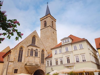 Erfurt, Almanya - 21 Mayıs 2023: Katolik Kilisesi St. Crucis veya St. Wigbert Eski Katolik Kilisesi,