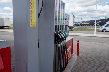 LITHUANIA - 1 Ağustos 2021: Litvanya 'da bir benzin istasyonunun yakıt pompaları.