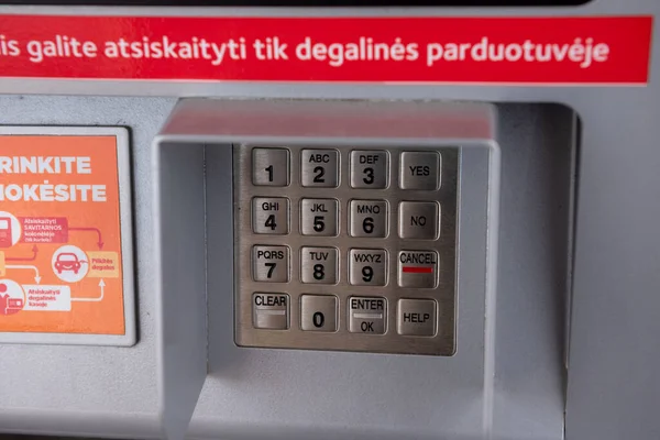 Lithuania 2021年8月1日 Atm或Gas Station上的Pin键盘 — 图库照片