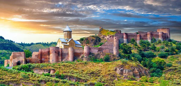 Pittoreska Soluppgång Över Den Antika Fästningen Narikala Staden Tbilisi Georgien Stockbild