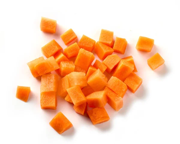 Куча Свежей Сырой Морковки Кубики Изолированы Белом Фоне Вид Сверху — стоковое фото