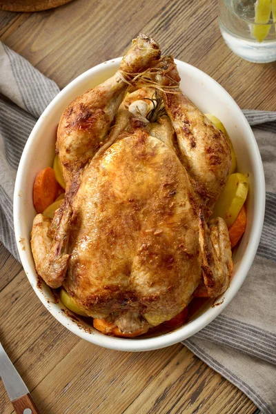 Roasted Chicken Vegetables Wooden Kitchen Table — Stock Photo, Image