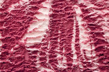 Vanilya ve vişneli dondurma, üst manzara.