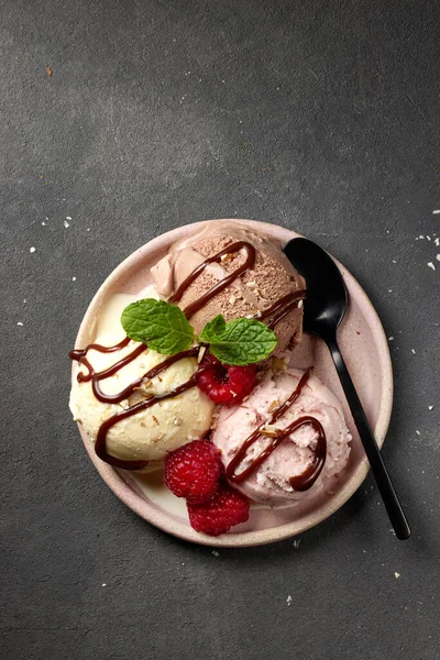 Various Ice Cream Balls Portion Decorated Chocolate Sauce Fresh Berries — Stock Photo, Image