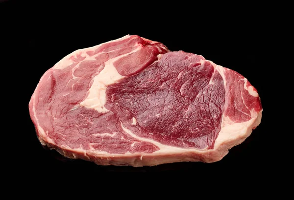 Carne Proaspătă Vită Brută Entrecote Friptură Izolată Fundal Negru Vedere — Fotografie, imagine de stoc