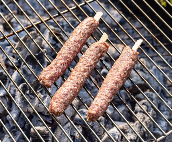 Pinchos Kebab Carne Picada Una Parrilla — Foto de Stock