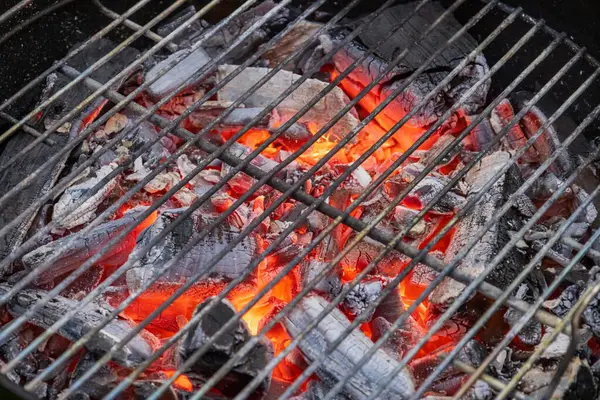 Close Queima Carvão Grill — Fotografia de Stock