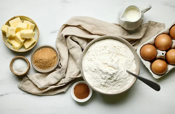 Diverse Bakingrediënten Lichtgrijs Geschilderde Keukentafel Achtergrond Bovenaanzicht — Stockfoto