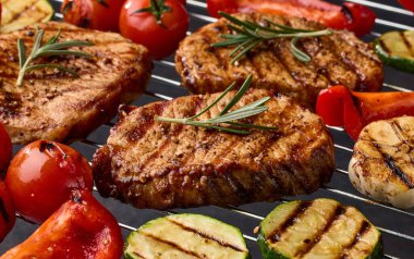 taze ızgara biftek ve sebze