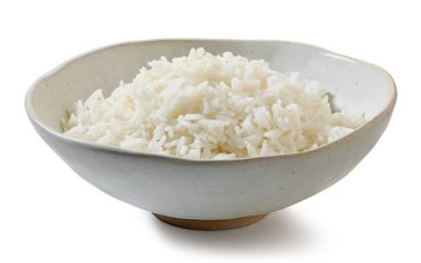 haşlanmış pirinç beyaz arka plan üzerinde izole kase