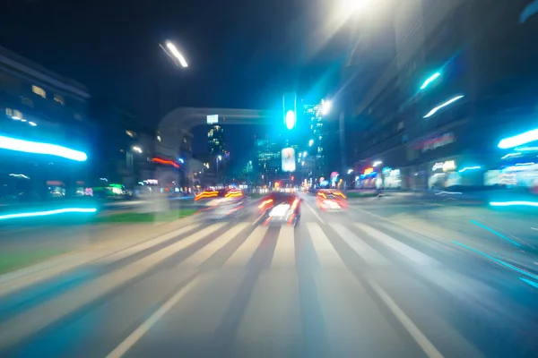 Οδηγώντας Μέσα Από Την Πόλη Νύχτα Κίνηση Θολώνει Royalty Free Εικόνες Αρχείου