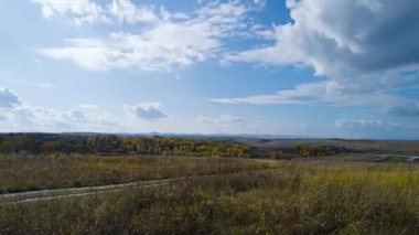 Kırsal sonbahar manzarası, panoramik zaman atlaması