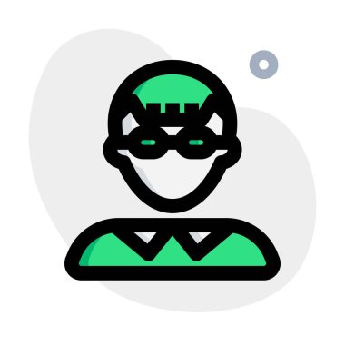 Düşük soluk mantarlı, saç kesimli gözlüklü genç çocuk.