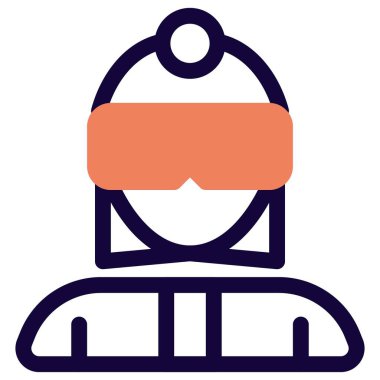 Gözlüklü ve kameralı bayan kayakçı.