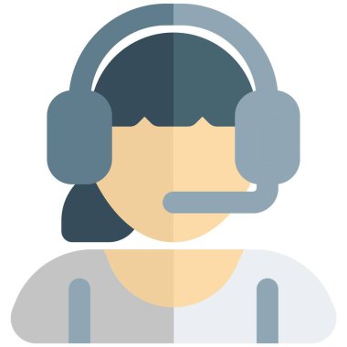 Kulaklık ve mikrofonlu bir kadın esportu.