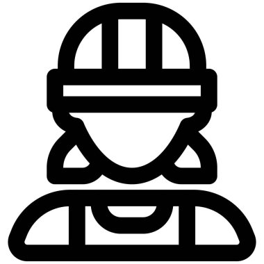 Güvenlik kaskı takan kadın işçi.