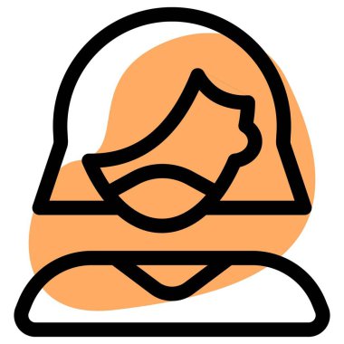 Kısa saçlı kadın koruma kalkanı olarak maske takıyor..