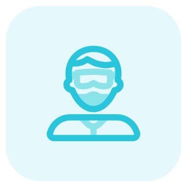 Maske takan şık bir adam.