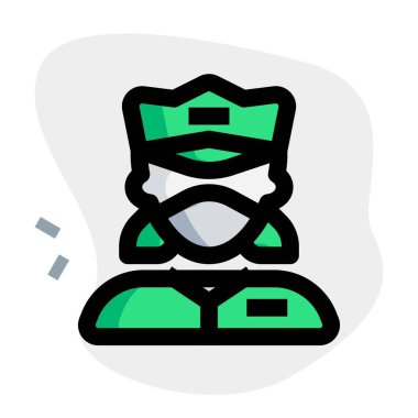 Üniformalı ve maskeli bayan güvenlik görevlisi