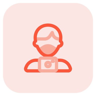 Maske takan profesyonel fotoğrafçı.