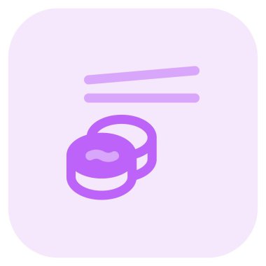 Sebzelerle kaplı lezzetli suşi ruloları.