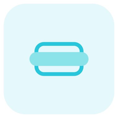 Dilimlenmiş ekmeğin içinde haşlanmış sosis..