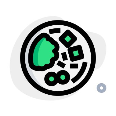 Pirinçle servis edilen lezzetli picadillo.